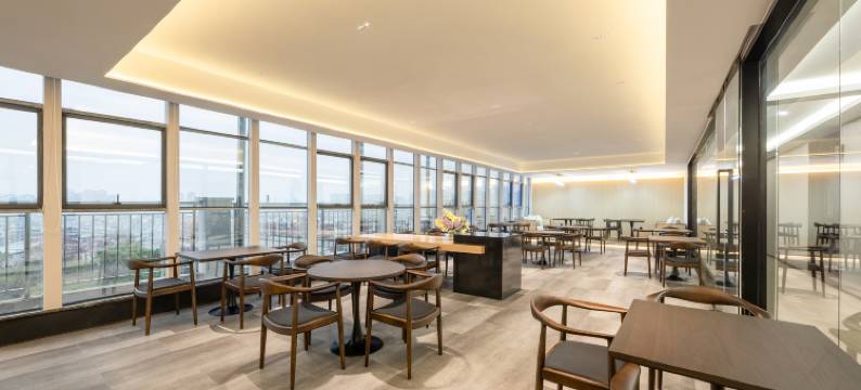 雅里汇旅程酒店(柳州高铁站柳南万达店)图片