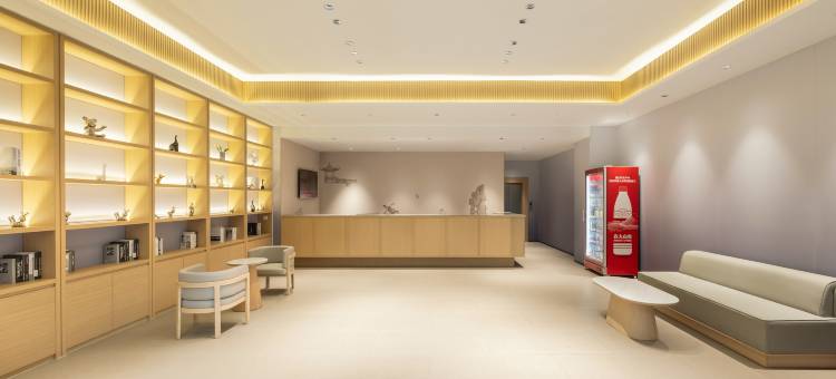 蔚蓝酒店(百色爱琴海购物广场右江民族医学院店)图片