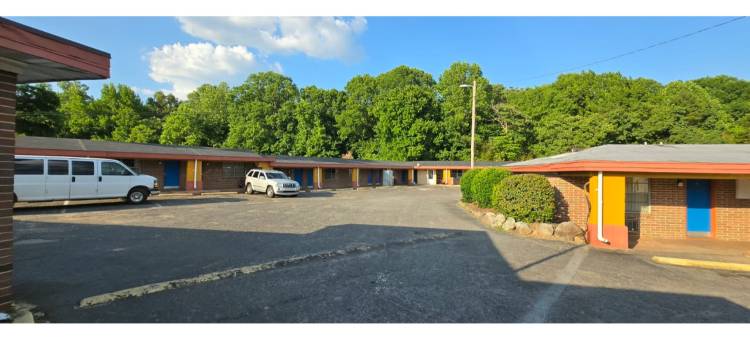 狮子旅馆，奥尔伯马尔，靠近美国52号公路的O酒店(Lion Inn Albemarle by Hotel O Near US 52)图片