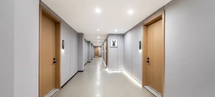 希亚顿·智能影音Leisure Time舒眠酒店(石城客运站宝福院塔店)图片
