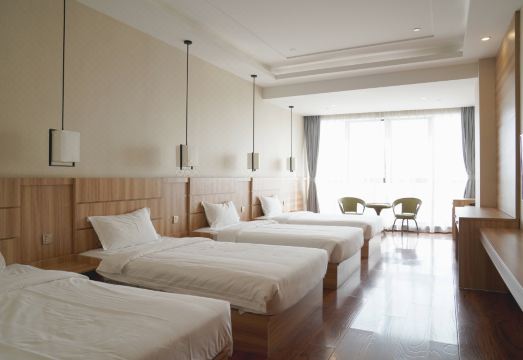 Bauhinia Hotel Baoheng Hotel Overview