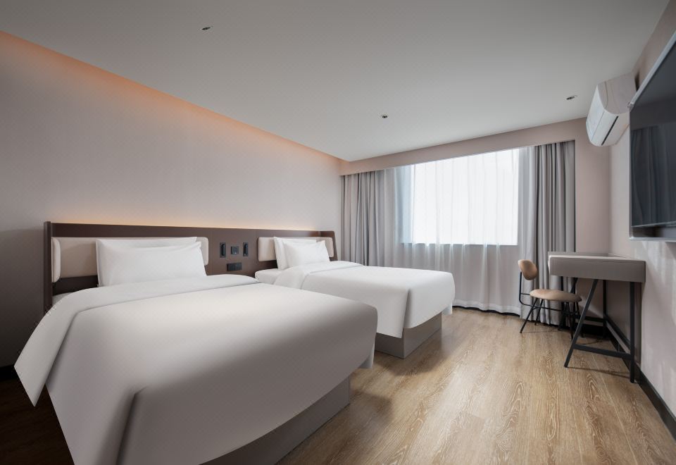  Hotel Overview