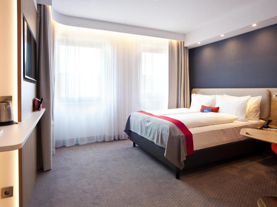 特里尔智选假日酒店