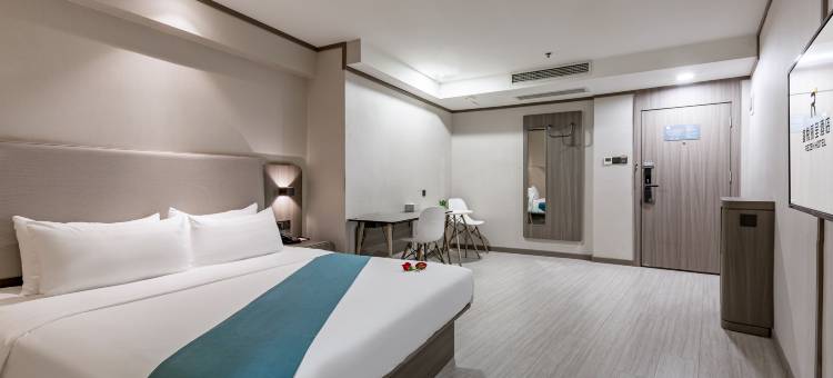 重庆解放碑洪崖洞富悦丽呈酒店图片