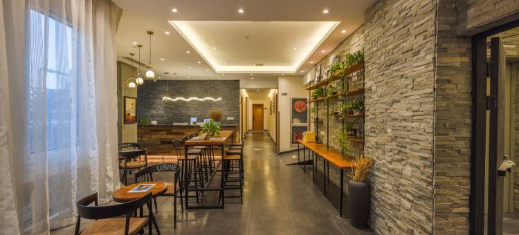 至兰居酒店(宁波南部商务区环球乐园店)图片