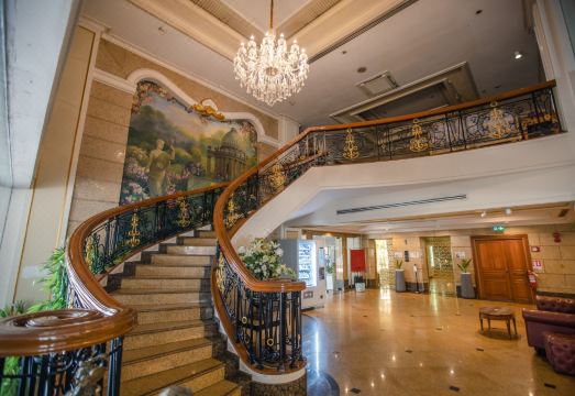 论坛公园酒店外景图