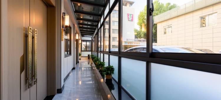 香港蝴蝶酒店(安庆高琦小学第四中学店)图片