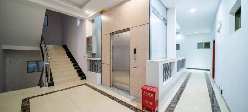 弥勒月云阁酒店(弥勒湖泉店)图片