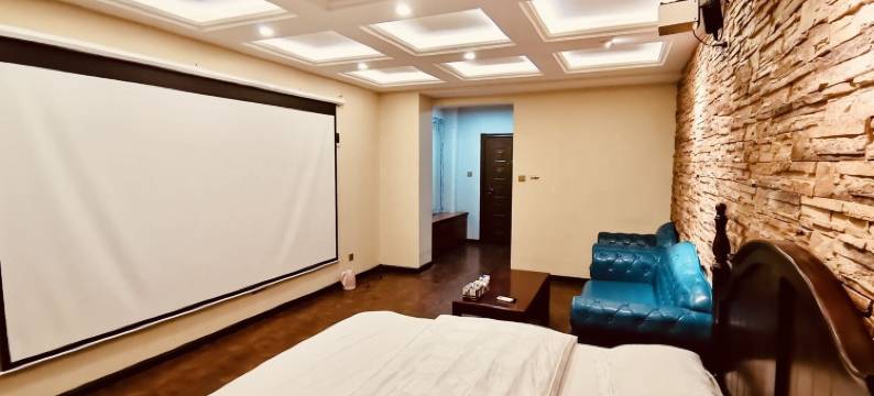 蜗居自助式情趣主题酒店(长春光华学院店)图片