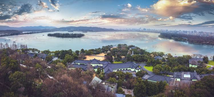 艺龙电竞酒店(杭州建国北路地铁站店)图片