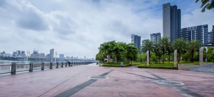 红树湾河畔山河景民宿(华发商都店)图片