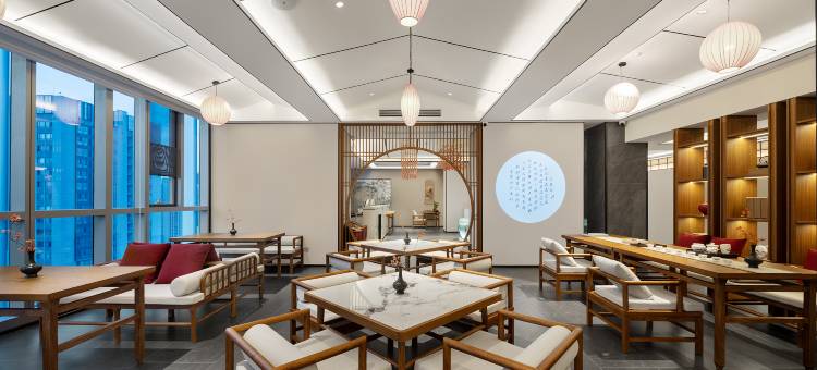 陌上轻雅酒店(昆明高铁南站七彩云南第壹城店)图片