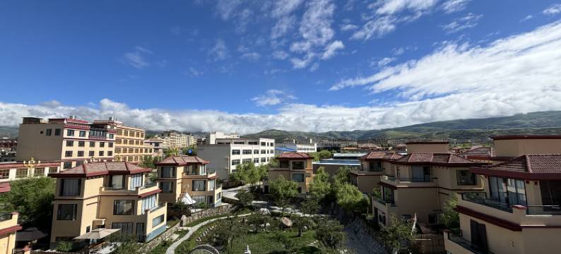 艺·川西文创酒店(甘孜店)图片