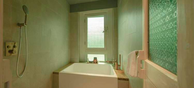 松赞亚丁山居图片