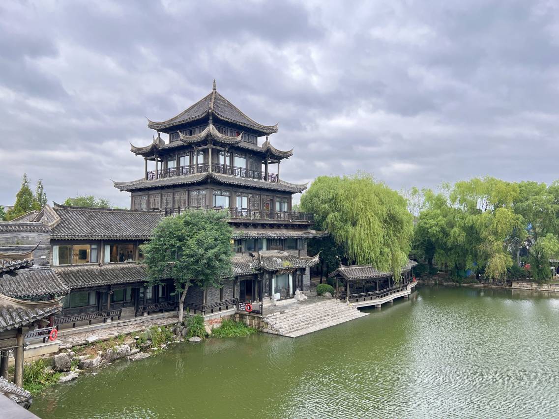 天空之镜·环岛湖景酒店(台儿庄古城风景区店)图片