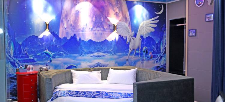 凤求凰主题酒店(新泰不夜城店)图片