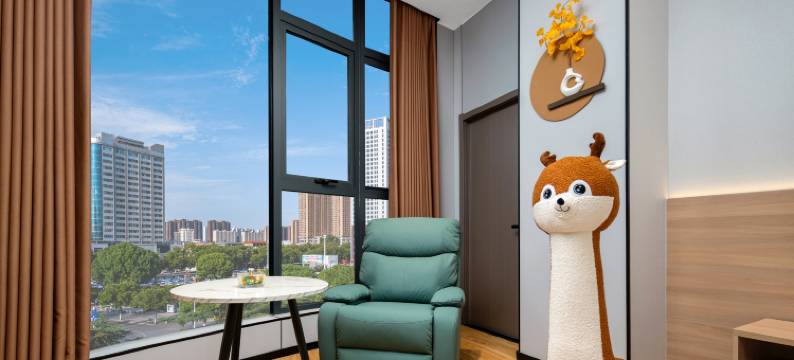 郑州蔓颐酒店(经开第八大街经开中心广场地铁站店)图片