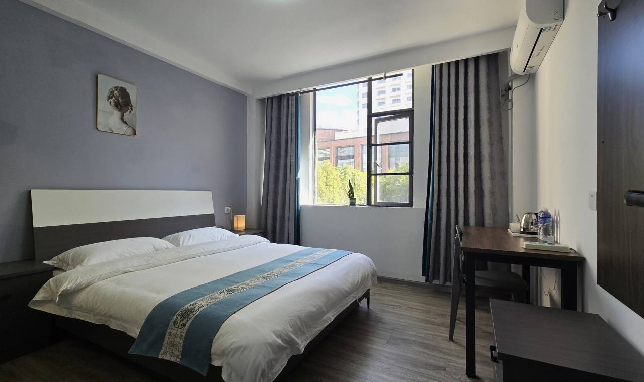 庭岸酒店(昆明南屏街金马碧鸡坊店)