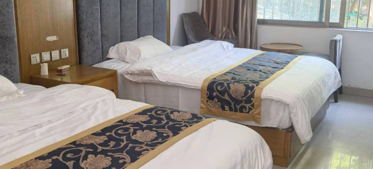 攀枝花常乐假日酒店(仁和南站店)图片