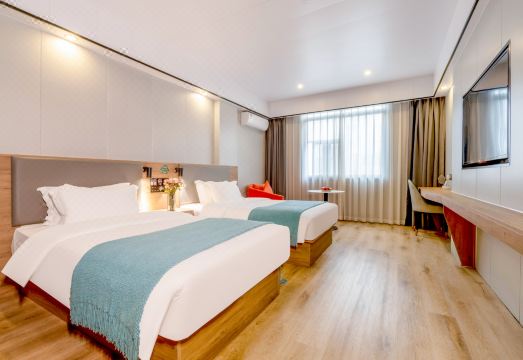 GreenTree Inn Hotel (Lingshan Liufeng Road Branch) Hotel Overview