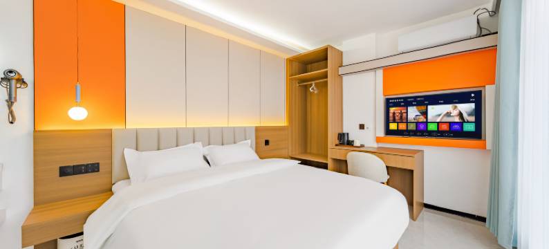 云朗宾馆(长春吉大一院文化广场地铁站店)图片