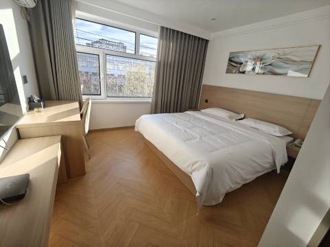 科右中旗鑫鼎宾馆(吐列毛杜大街店)