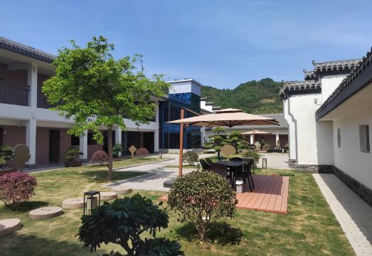 Cuiming Hotel Hotel Overview