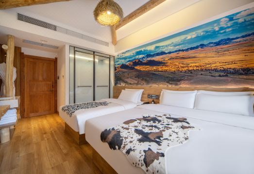 Jifeng International Hotel (Manzhouli Zhongsu Pedestrian Street) Hotel Overview