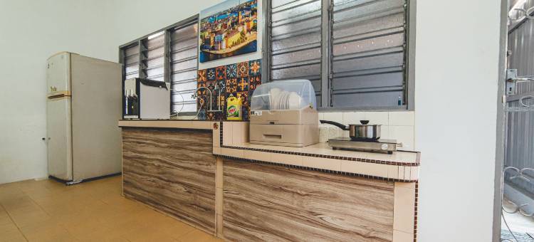 Batu Pahat Sri Jaya Villa 4BR 18pax图片