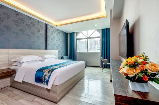 天聚文化酒店(平南商业步行街店)