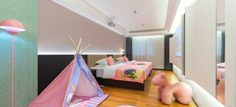 沐光逸居•SUN KISSED EASED•墨韵雅奢设计师酒店(汕头高铁站店)图片