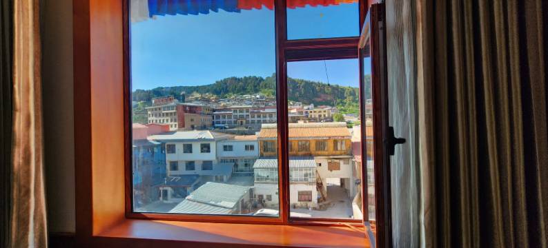 碌曲郎木寺云上朗木藏式民宿图片