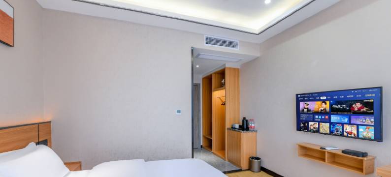 华年·轻奢酒店(荣县体育中心店)图片