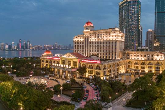 南昌泰耐克國際大酒店(紅谷灘秋水廣場店)