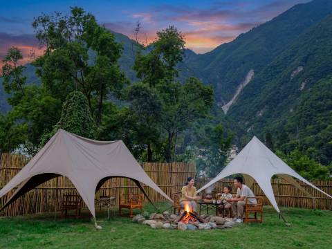 花原温泉酒店(磨西古镇店)图片