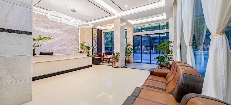 三鑫大酒店(曲靖陆良图腾商业中心春光路店)图片