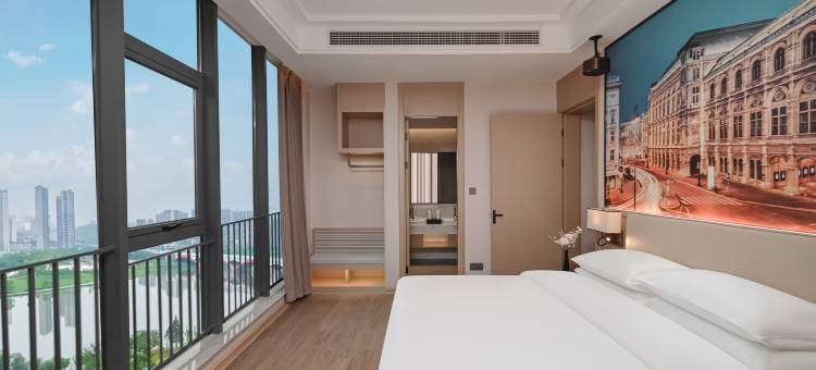 维也纳国际酒店(赣州CBD万象城中央公园店)图片