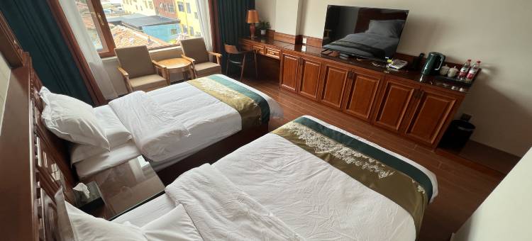 久治年保罗布大酒店图片