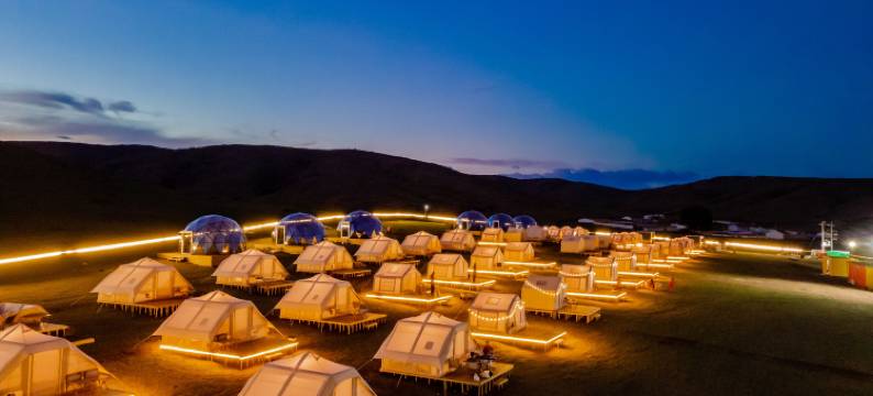 阿斯嘎火山露营地图片