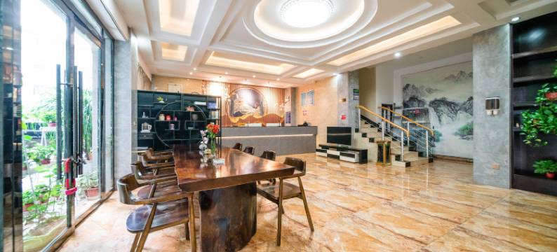 弥勒月云阁酒店(弥勒湖泉店)图片