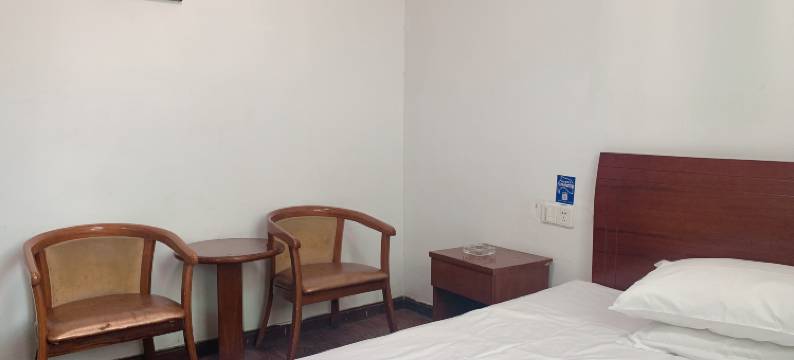 新明雪宾馆(岚山日百万德福店)图片