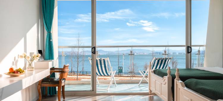 泊悦·海景日出观景美宿(大理洱海生态廊道店)图片