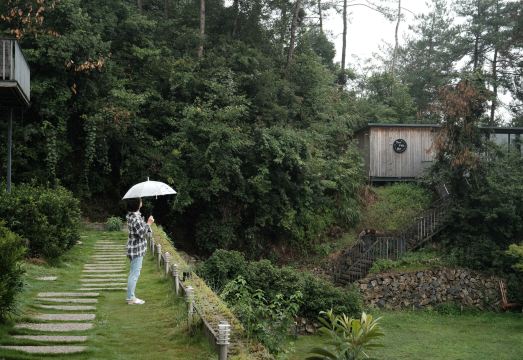 tlyunrivera Hotel Overview