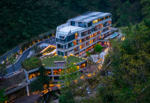 安蓝大溪度假酒店外景图