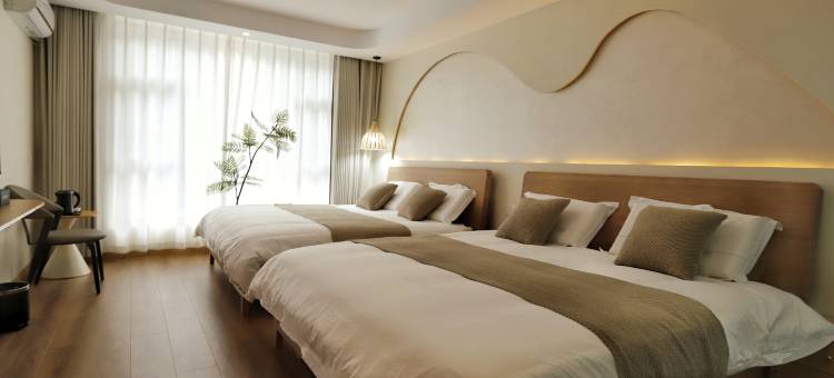 康定凤姐民宿(近情歌广场)图片