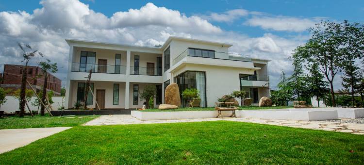 丽江小石驿民宿(三义国际机场店)图片