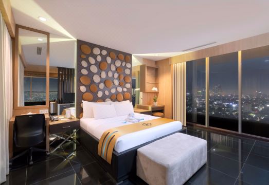 Merlynn Park Hotel Hotel Overview