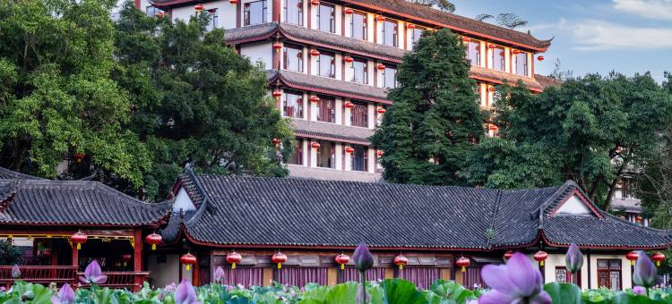 金鹰山庄酒店(乐山高铁站店)图片