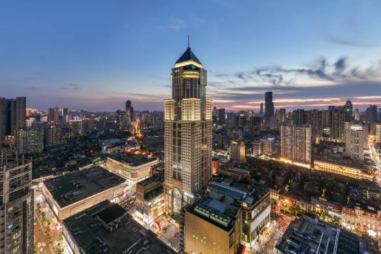 武漢江漢路步行街高空江景亞朵酒店