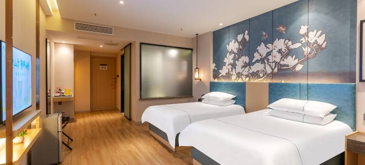 白玉兰酒店(南通城港路地铁站店)图片